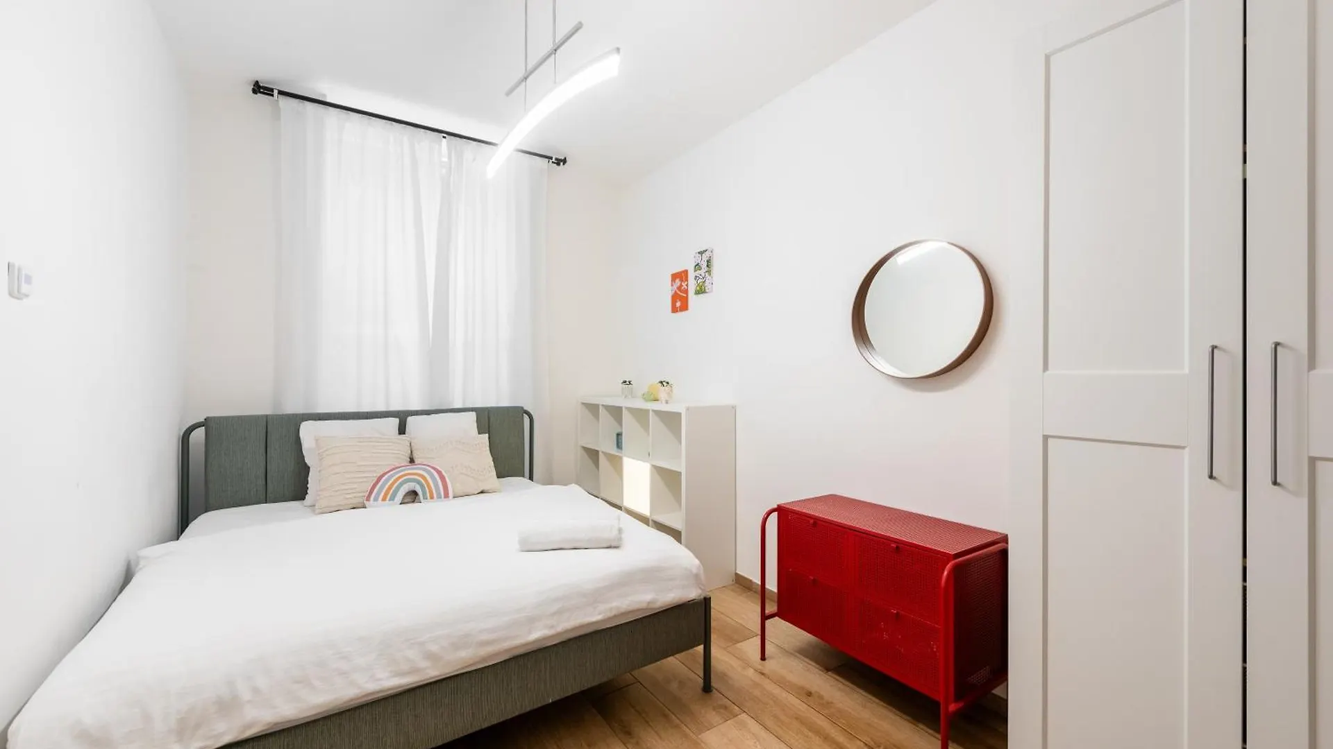 Milano Apartment contacts